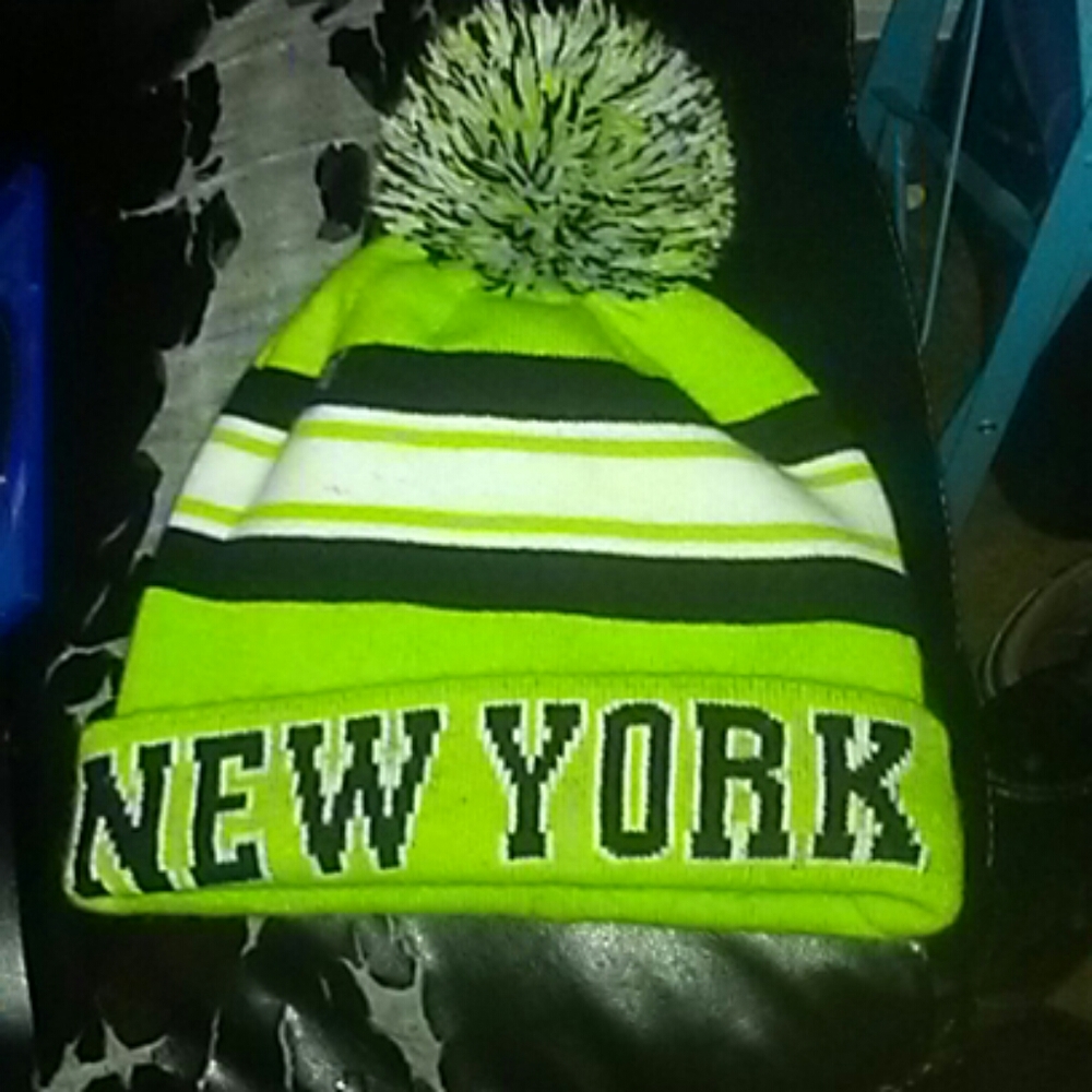 Beanie - Picture 1 of 2